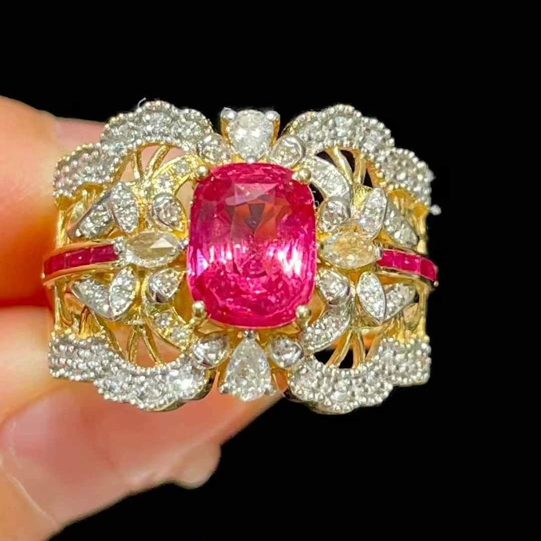 14k Gold 1.62 Ct Natural Spinel & Diamond & Ruby Ring: Ref:230968208 // gold content:14k gold // ring size:7. 25us // // main gemstone:spinel // shape:cushion // carat weight:1. 62ct // color:pink // treatment:natural // // adjacent gemstone 2 : diamond /