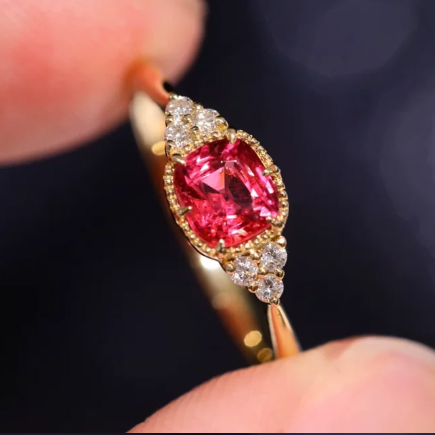 14k Gold 0.92 Ctw Natural Spinel & Diamond Ring: Ref:230995038 // gold content:14k gold // ring size:7. 25us // // main gemstone:spinel // shape:cushion // carat weight:0. 81ct // color:jedi // treatment:natural // // adjacent gemstone 2 : diamond /