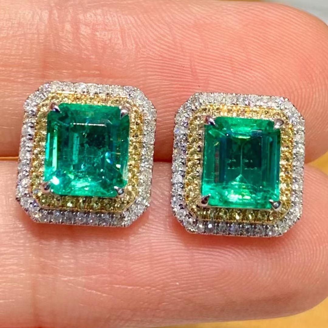 14k Gold 2.1 Ct Natural Emerald & Diamond Earrings - 2