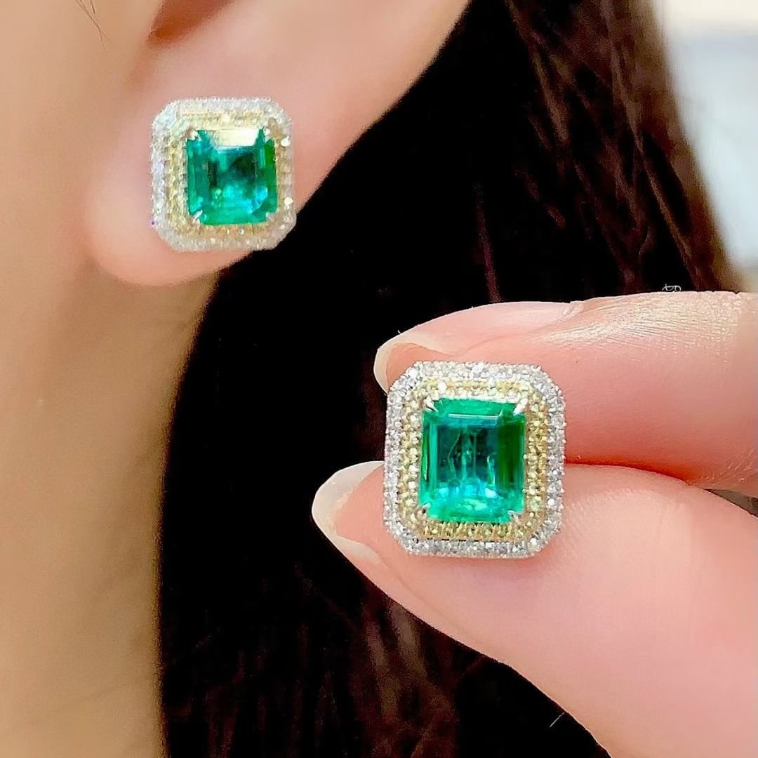 14k Gold 2.1 Ct Natural Emerald & Diamond Earrings - 5