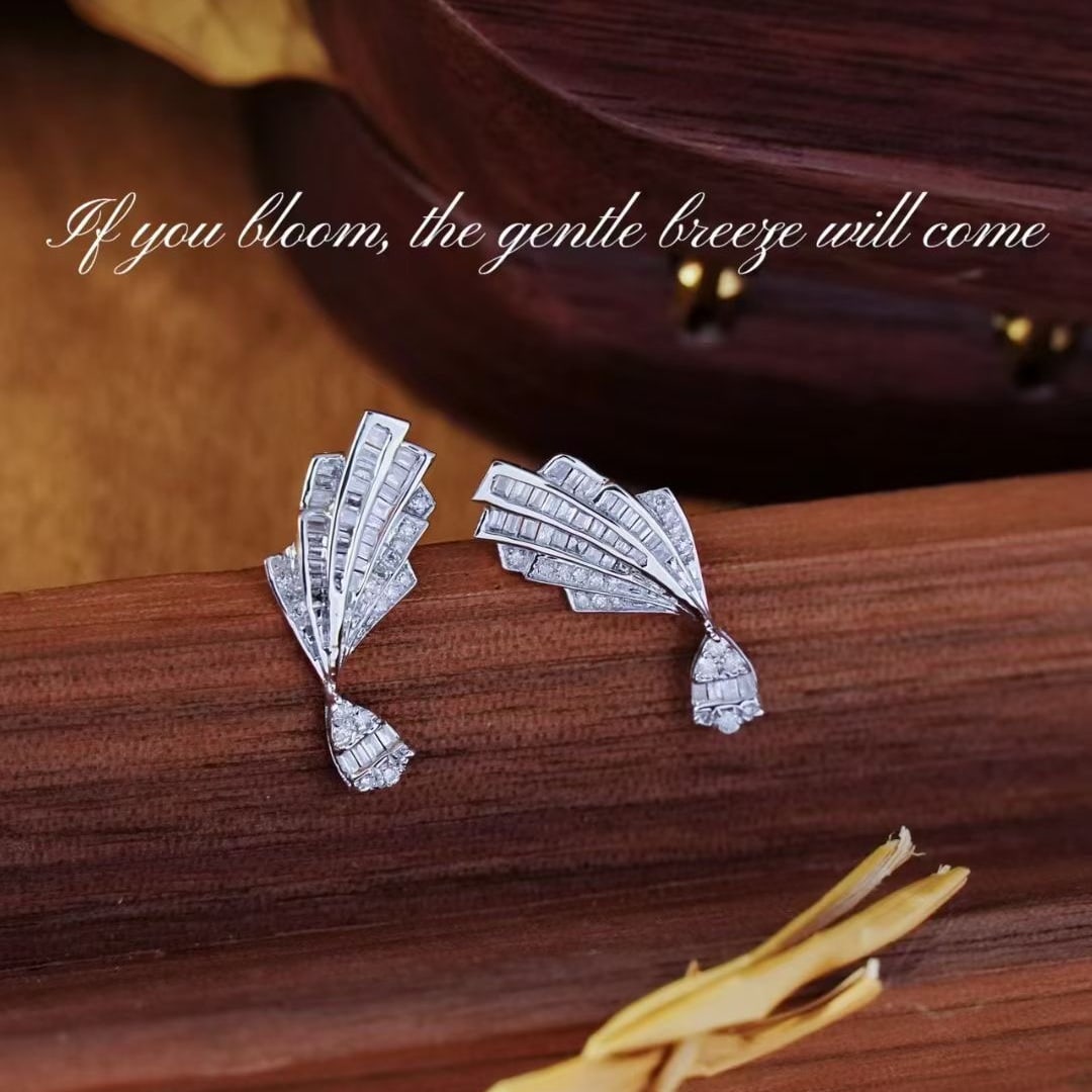 14k Gold 0.7 Ct Natural H Diamond Earrings: Ref:231141130 // gold content:14k gold // main gemstone:diamond // shape:multiple // carat weight:0. 7ct // clarity grade:vs-si // color:h // treatment:natural // Condition: NewLow Estimate: