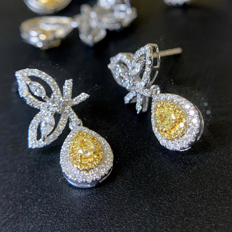 14k Gold 0.90 Ct Natural Color Diamond Earrings - 2
