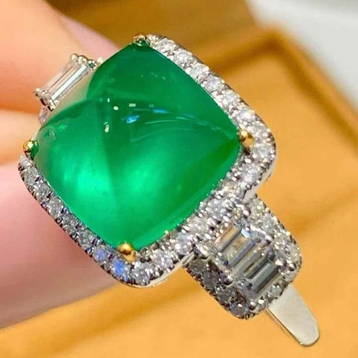 14k Gold 4.3 Ct Natural Emerald & Diamond Ring - 3
