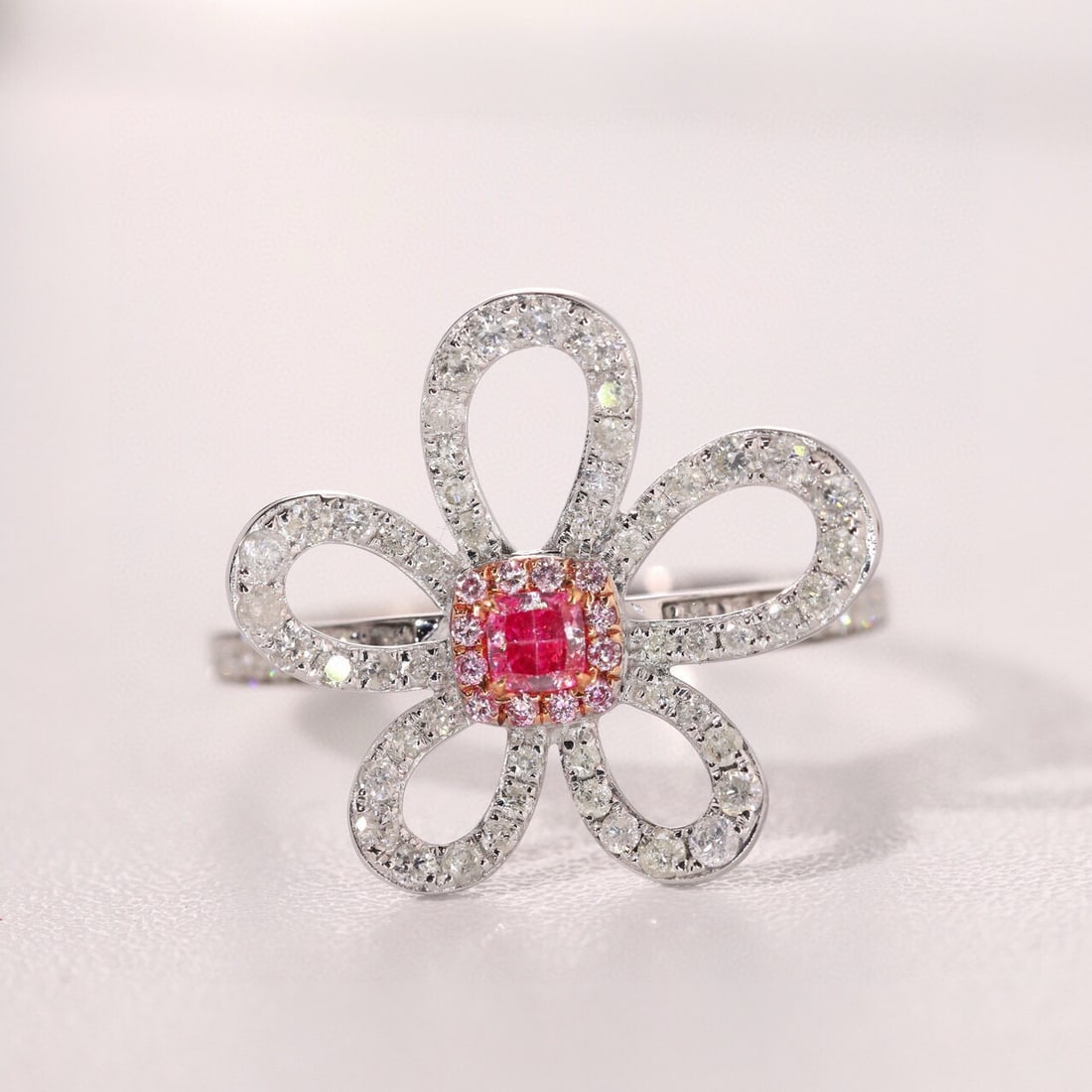 14k Gold 0.85 Ctw Natural Pink Diamond & Diamond & Flowers Ring - 2