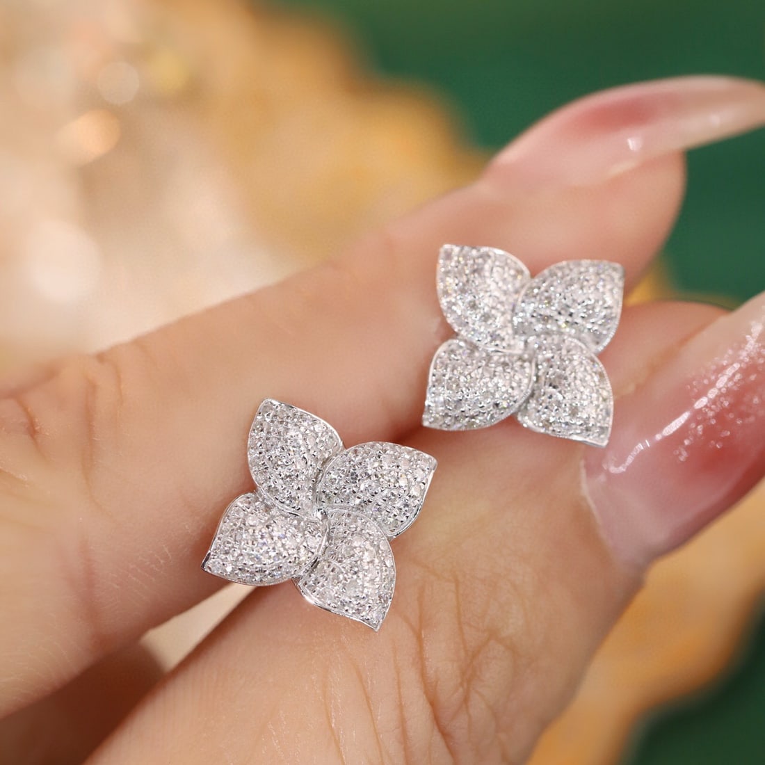 14k Gold 0.6 Ct Natural H Diamond Earrings - 6