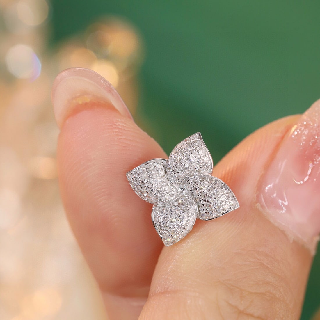 14k Gold 0.6 Ct Natural H Diamond Earrings - 7