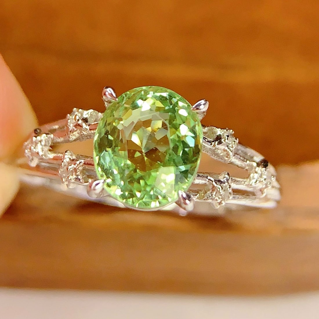 14k Gold 2 Ct Natural Tourmaline & Diamond Ring: Ref:231141192 // gold content:14k gold // ring size:7. 25us // // main gemstone:tourmaline // shape:oval // carat weight:2ct // color:green // treatment:natural // // adjacent gemstone 2 : diamond