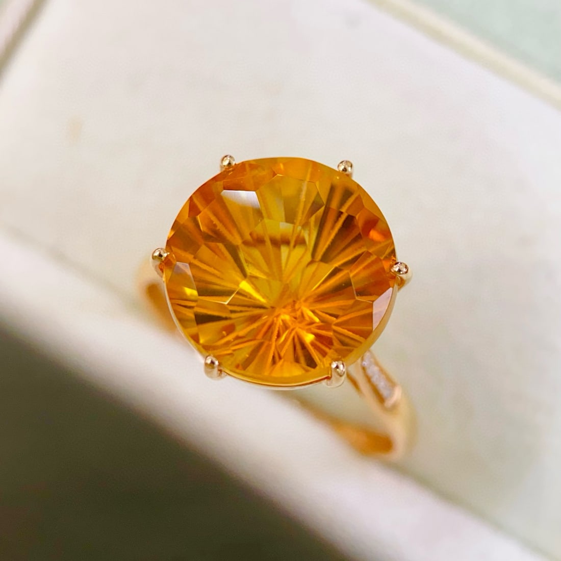 14k Gold 7.28 Ctw Natural Citrine & Diamond Ring: Ref:231141204 // gold content:14k gold // ring size:7. 25us // // main gemstone:citrine // shape:round // carat weight:7. 25ct // color:yellow // treatment:natural // cut grade:g // // adjacent