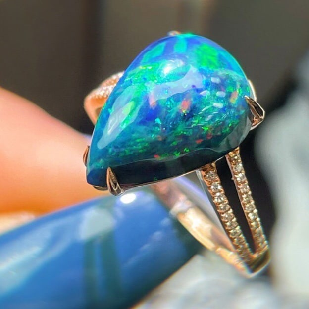 14k Gold 3.1 Ct Natural Opal & Diamond Ring - 5