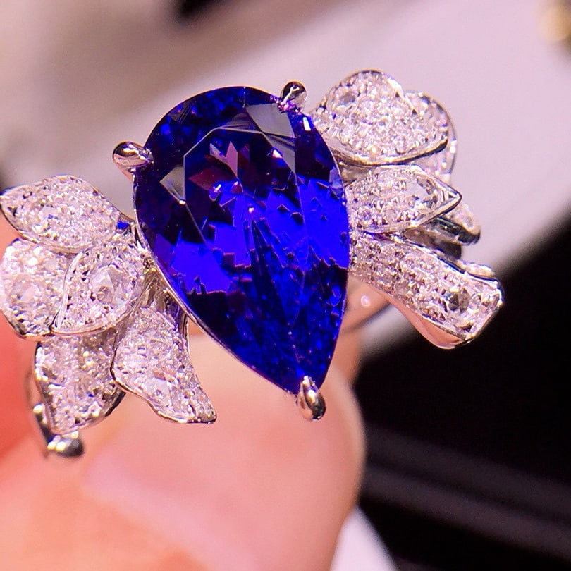 14k Gold 4.55 Ctw Natural Tanzanite & Diamond Ring - 2