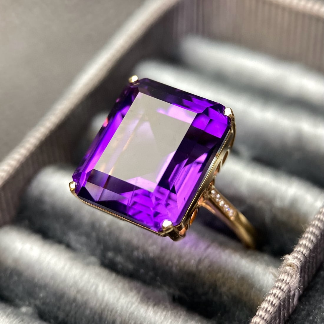 14k Gold 18.45 Ct Natural Amethyst & Diamond Ring - 2