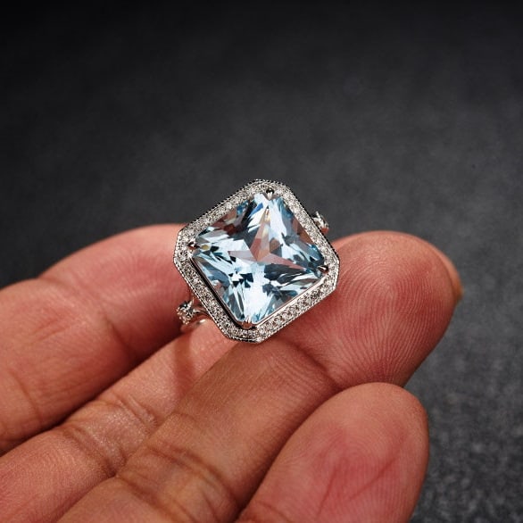 14k Gold 6.01 Ct Natural Aquamarine & Diamond Ring - 7