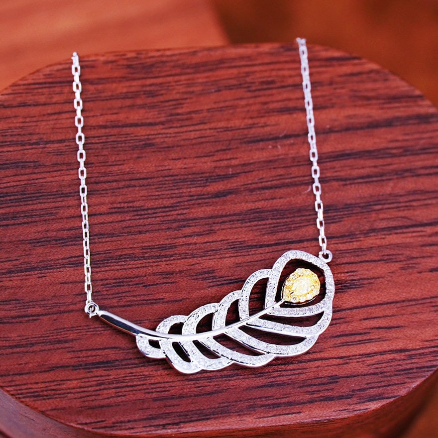 14k Gold 0.55 Ct Natural Color Diamond Necklace - 2