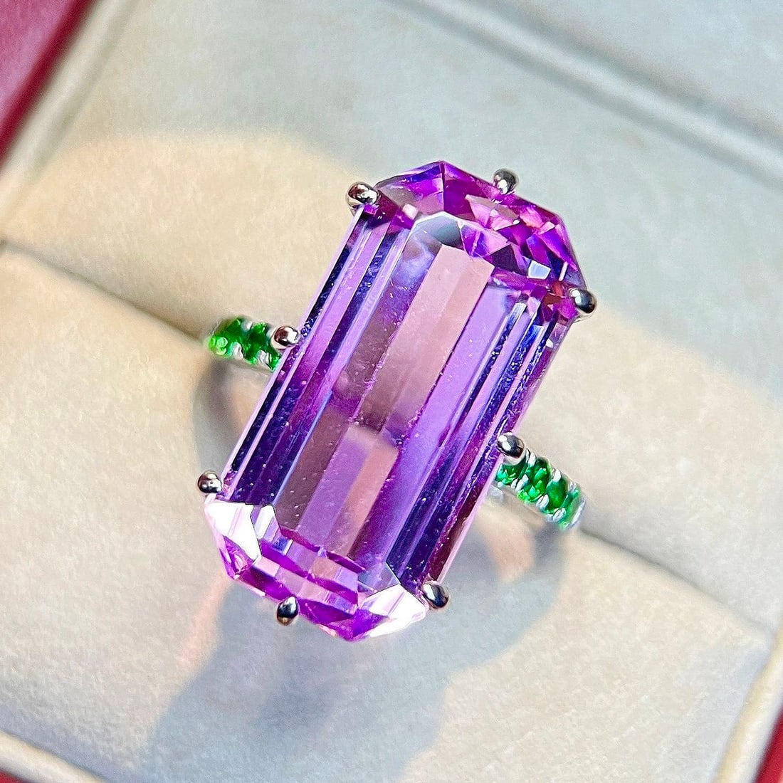 14k Gold 17.11 Ctw Natural Kunzite & Tsavorite Ring (1 of 7)