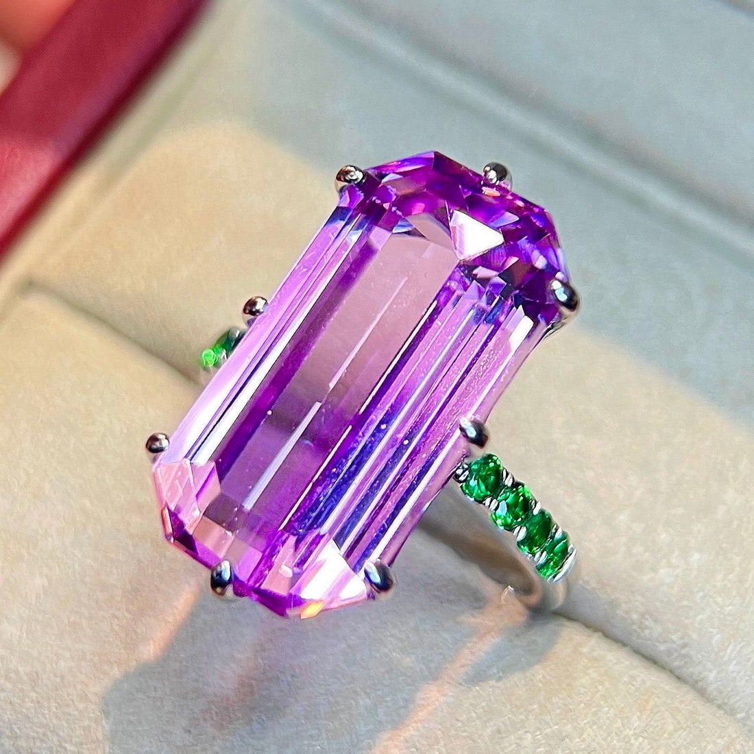 14k Gold 17.11 Ctw Natural Kunzite & Tsavorite Ring - 3