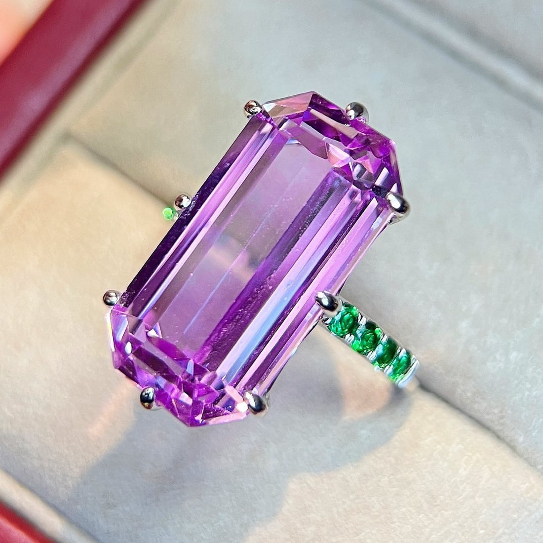 14k Gold 17.11 Ctw Natural Kunzite & Tsavorite Ring - 4