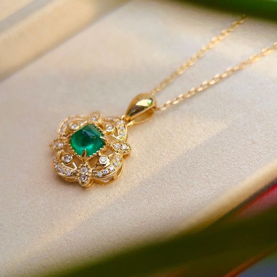 14k Gold 0.61 Ct Vivid Green Natural Emerald & Diamond Pendant( Without Chain ) - 3