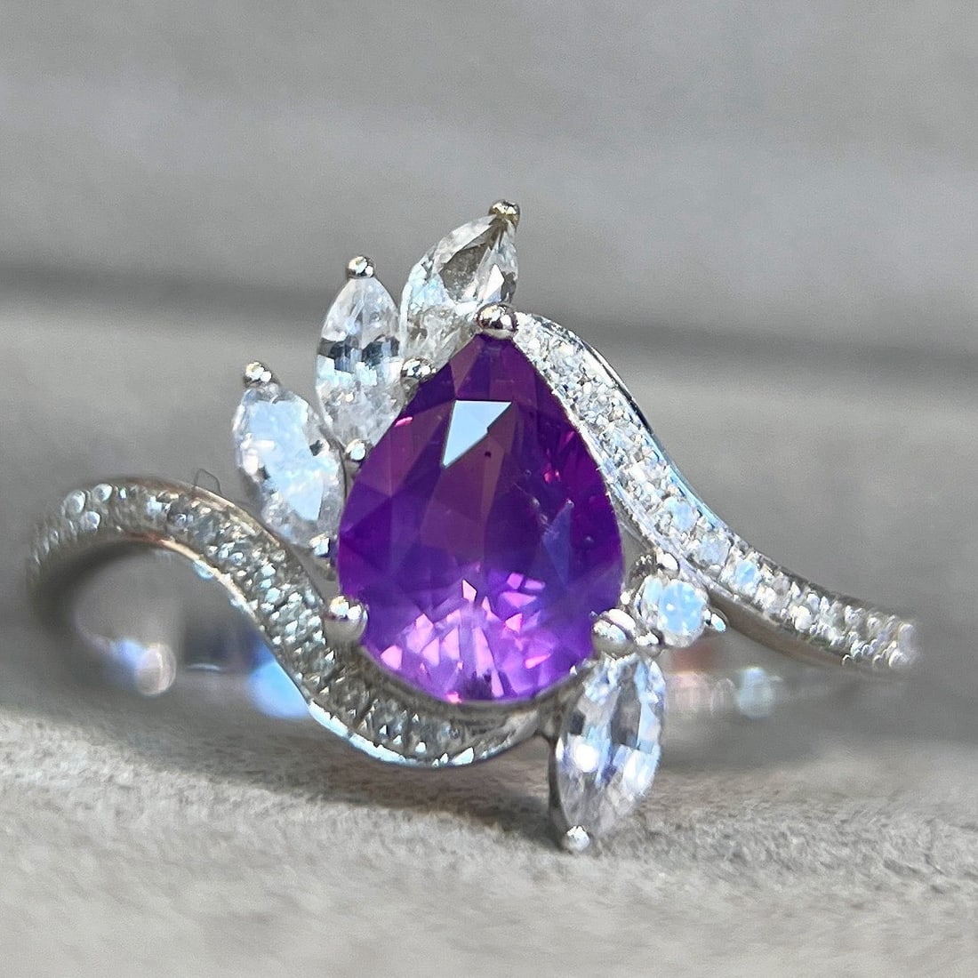 14k Gold 1.13 Ct Natural Sapphire & Diamond & Sapphire Ring - 4