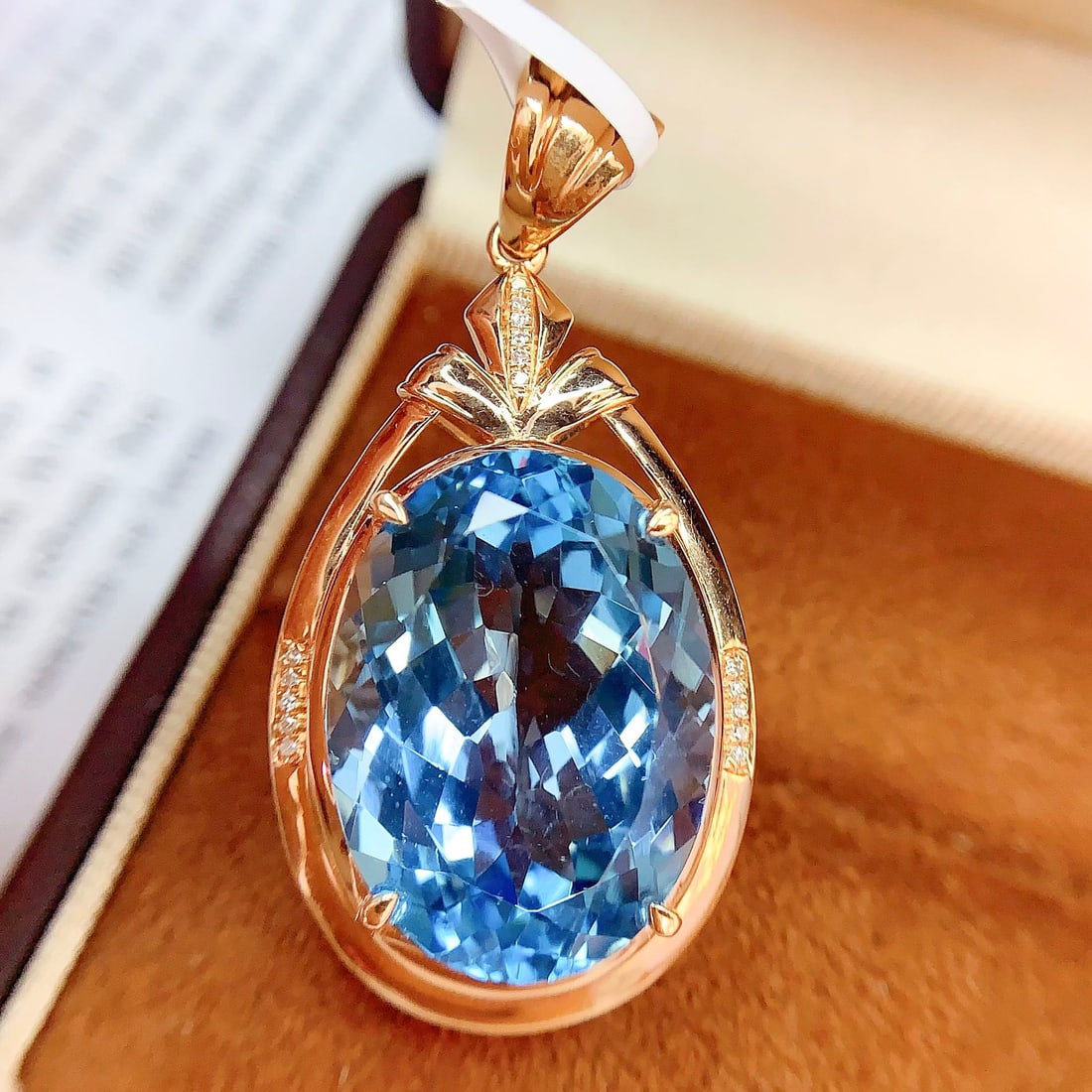 14k Gold 22.55 Ct Natural Topaz & Diamond Pendant( Without Chain ) - 4