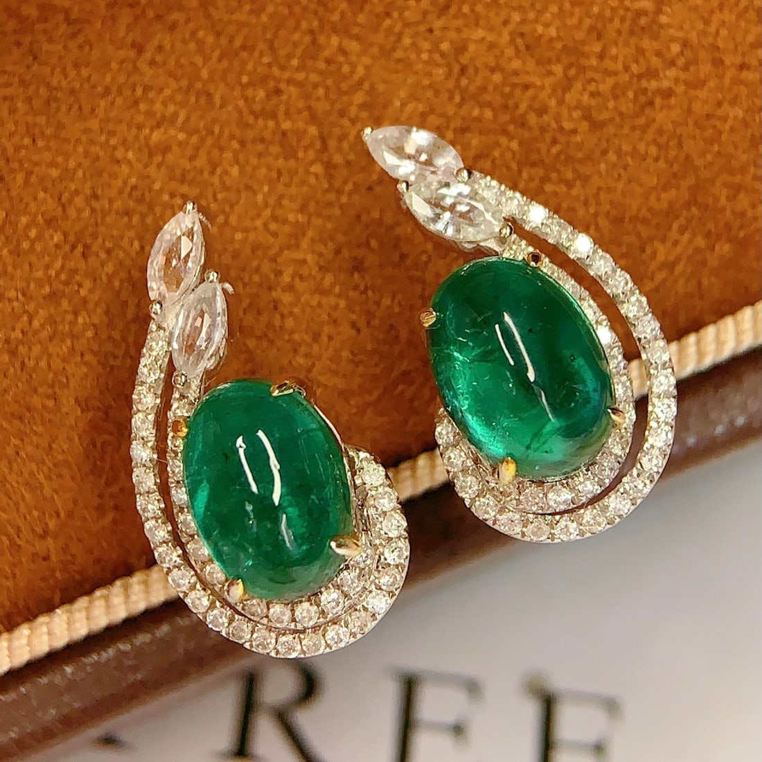 14k Gold 3.58 Ct Natural Emerald & Diamond & Sapphire Earrings - 4