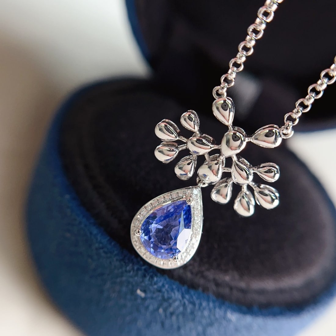 14k Gold 1.25 Ct Natural Sapphire & Diamond Necklace - 3
