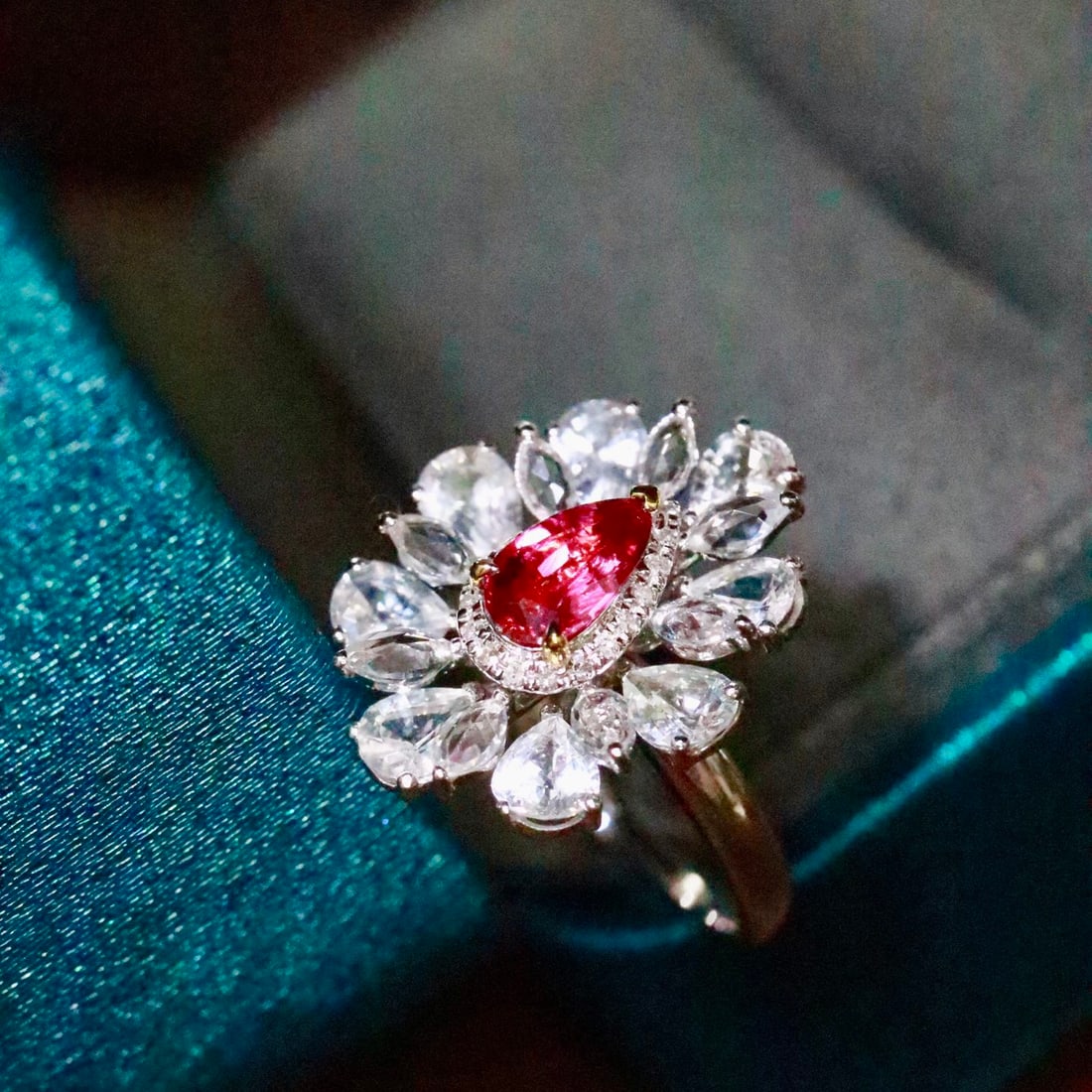 14k Gold 0.65 Ctw Natural Ruby & Diamond Ring - 3