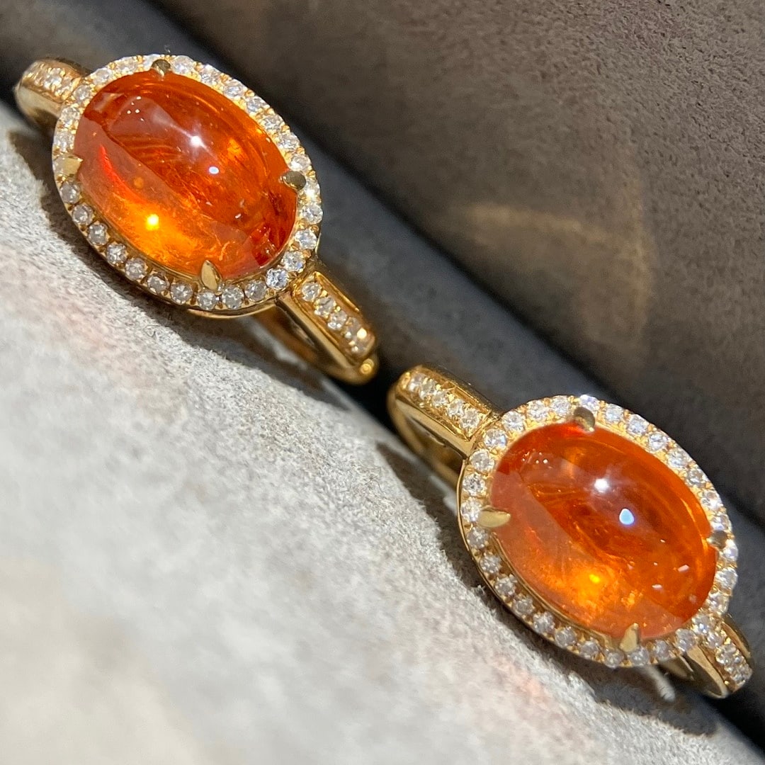 14k Gold 5.05 Ctw Natural Spessartine & Diamond Earrings: Ref:231142339 // gold content:14k gold // main gemstone:spessartine // shape:oval // carat weight:4. 85ct // color:orange // treatment:natural // // adjacent gemstone 2 : diamond // shape:round // car