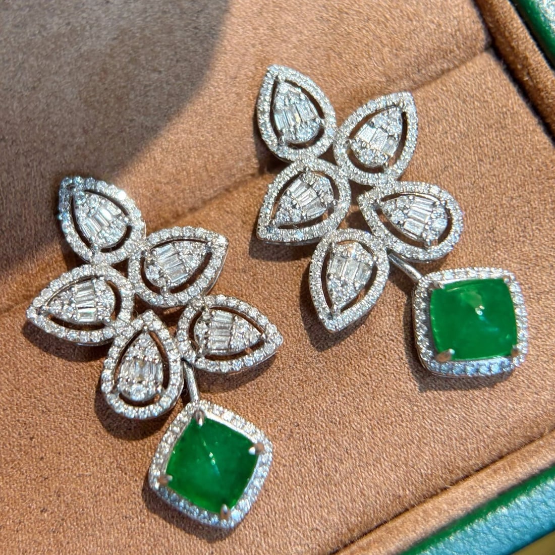 14k Gold 2.78 Ctw Natural Emerald & Diamond Earrings - 3