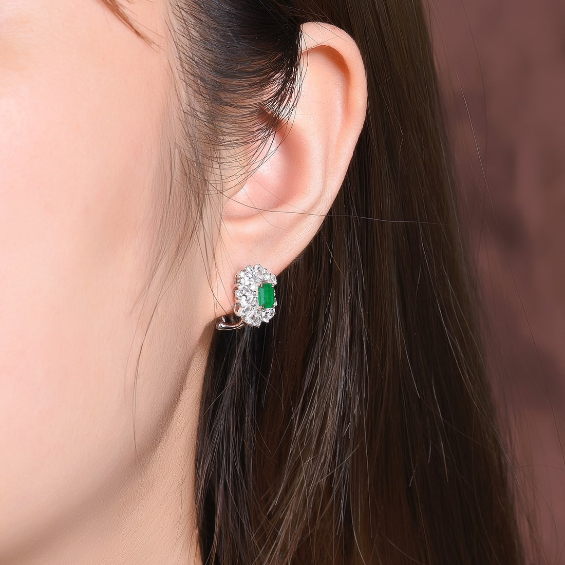 14k Gold 0.83 Ctw Vivid Green Natural Emerald & Diamond Earrings - 5