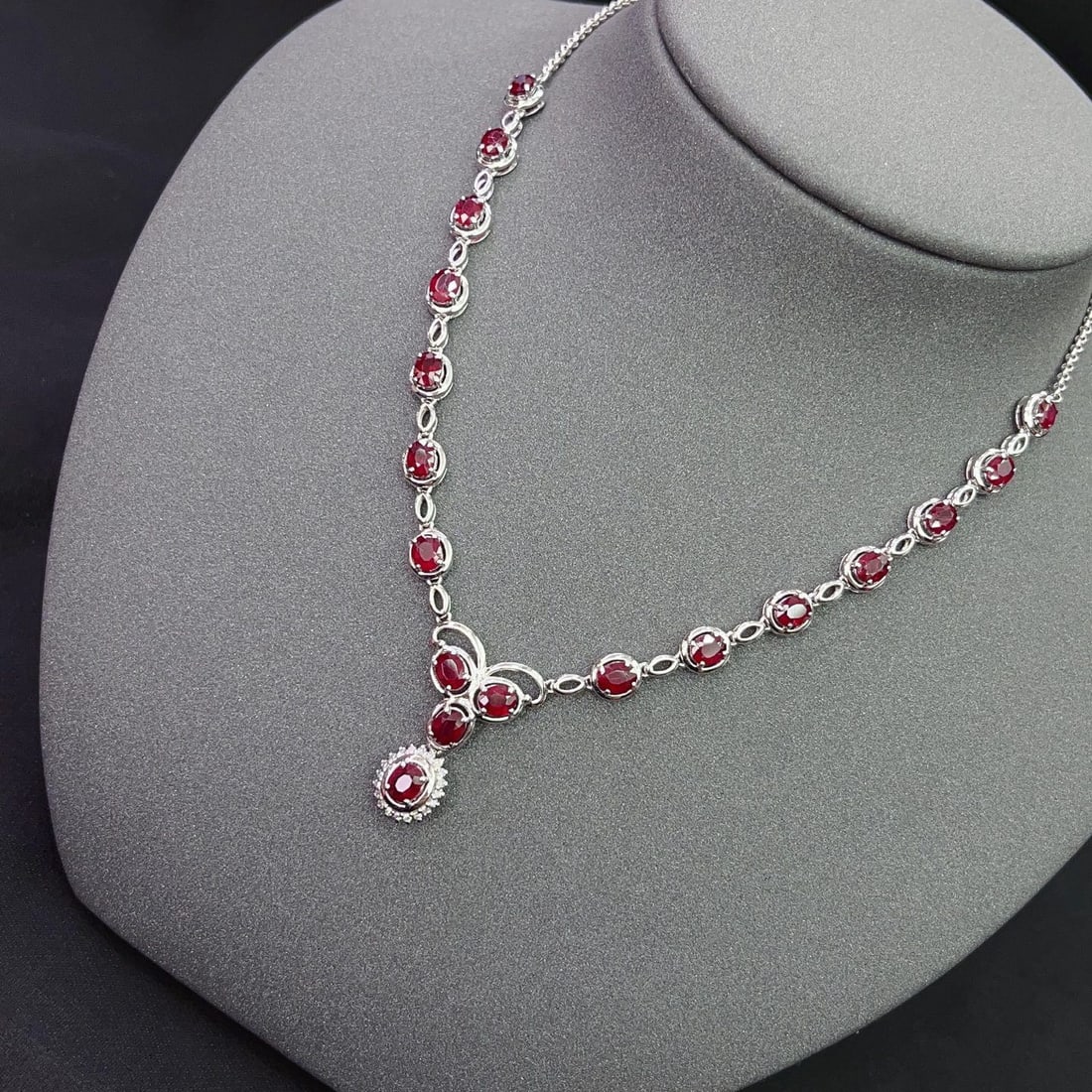 14k Gold 4.88 Ct Vivid Red Natural Ruby & Diamond Necklace - 2