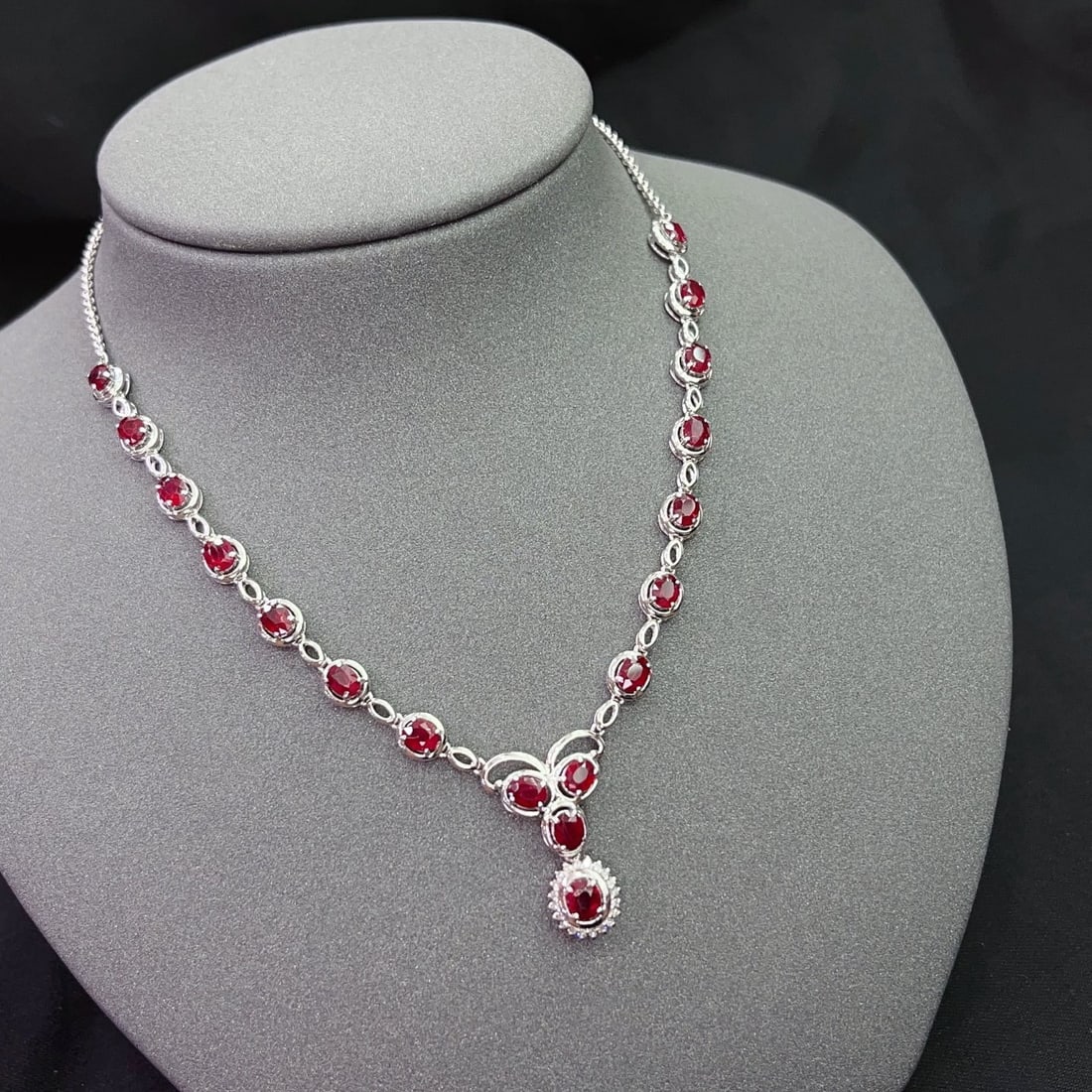 14k Gold 4.88 Ct Vivid Red Natural Ruby & Diamond Necklace - 3