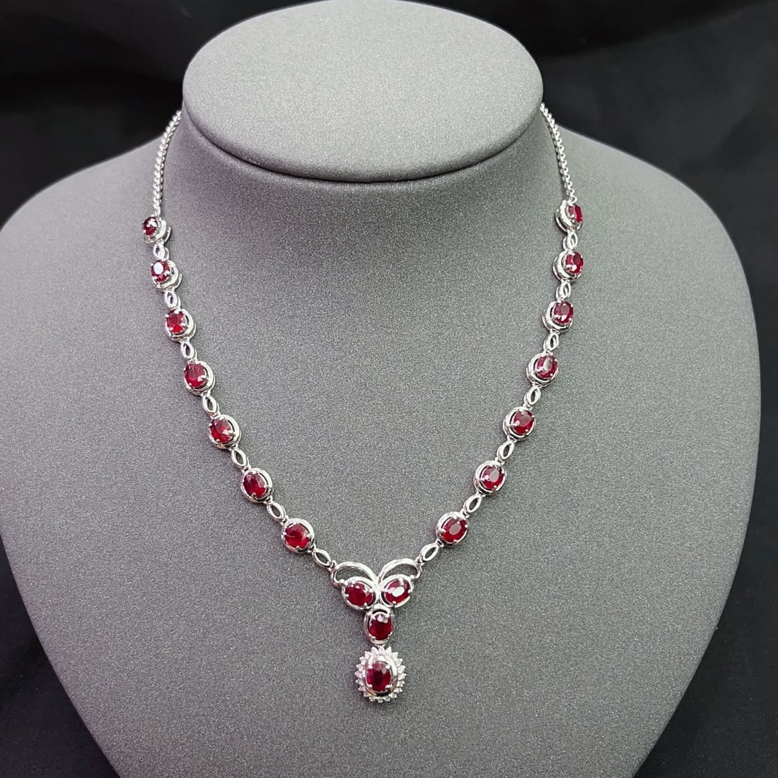 14k Gold 4.88 Ct Vivid Red Natural Ruby & Diamond Necklace - 4