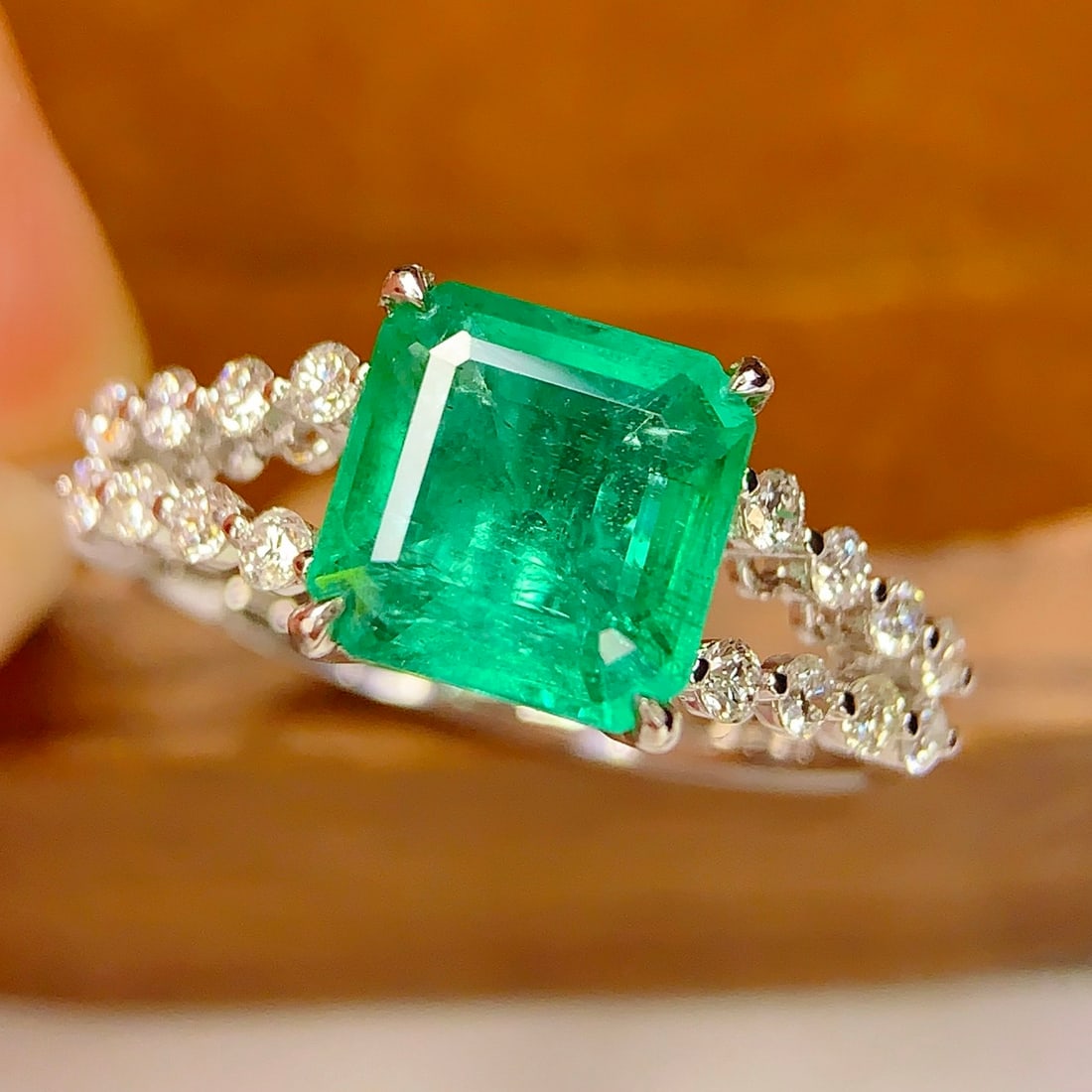 14k Gold 2.15 Ct Natural Emerald & Diamond Ring - 2