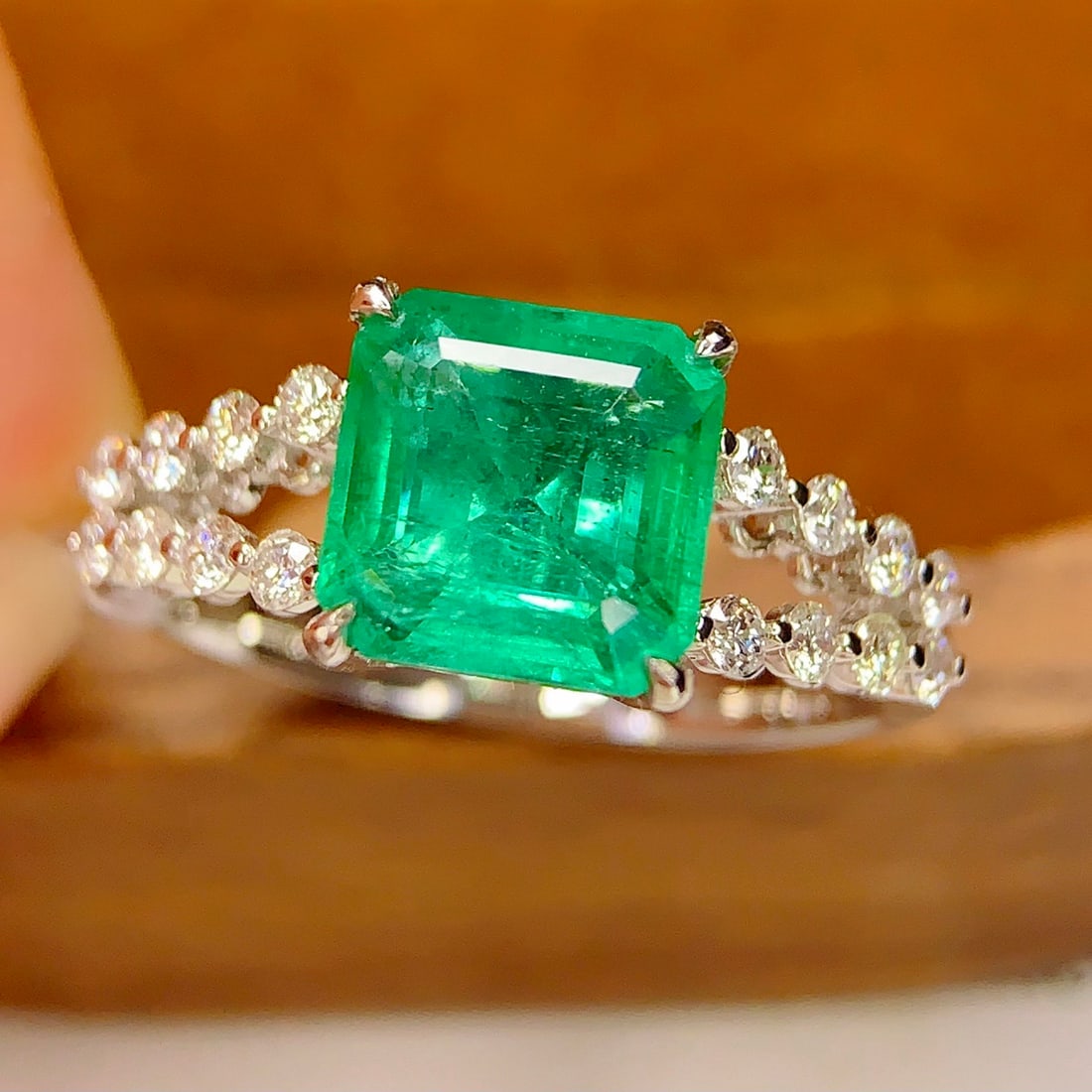 14k Gold 2.15 Ct Natural Emerald & Diamond Ring - 3