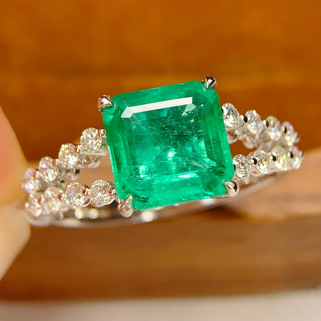 14k Gold 2.15 Ct Natural Emerald & Diamond Ring - 5