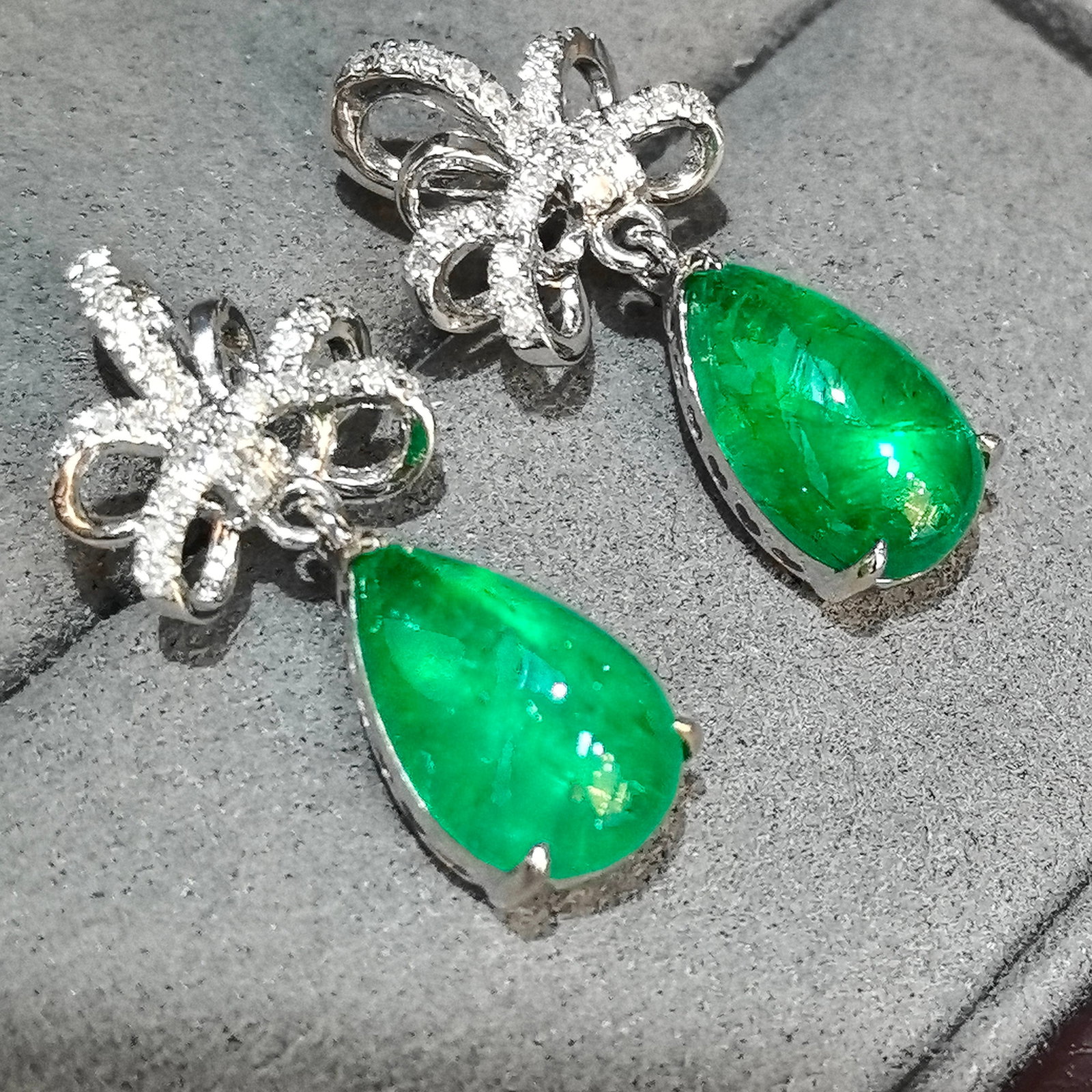 14k Gold 4.80 Ctw Vivid Green Natural Emerald & Diamond Earrings - 3