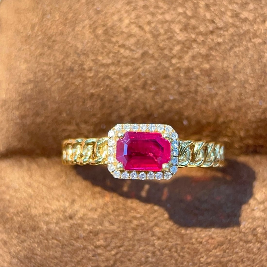 14k Gold 0.60 Ctw Natural Ruby & Diamond Ring - 3