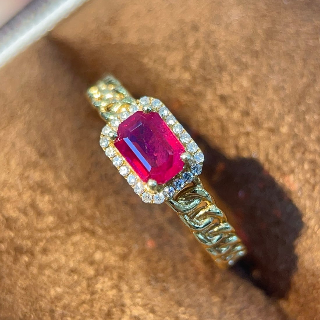 14k Gold 0.60 Ctw Natural Ruby & Diamond Ring - 4