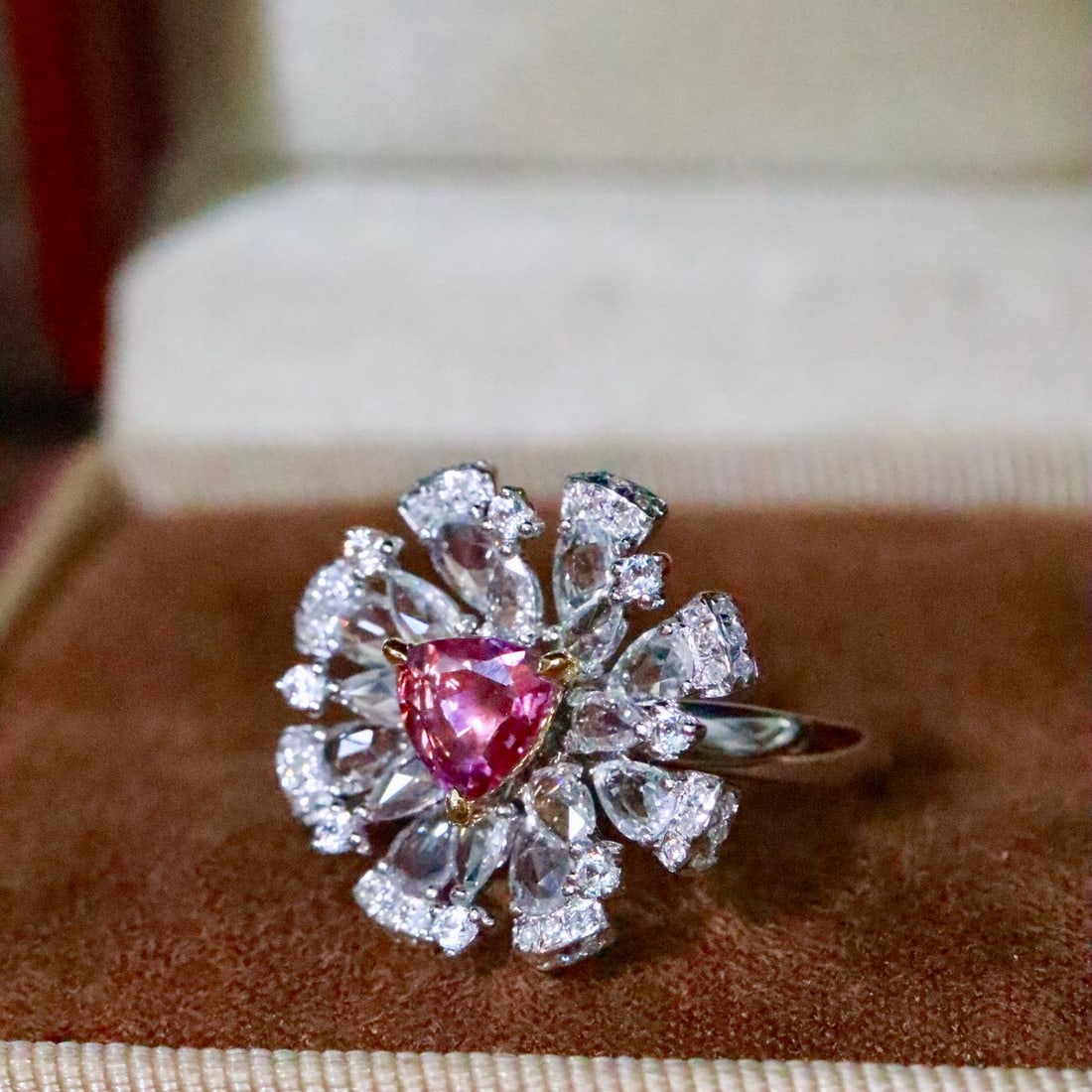 14k Gold 0.70 Ctw Natural Padparadscha Sapphire & Diamond Ring - 2