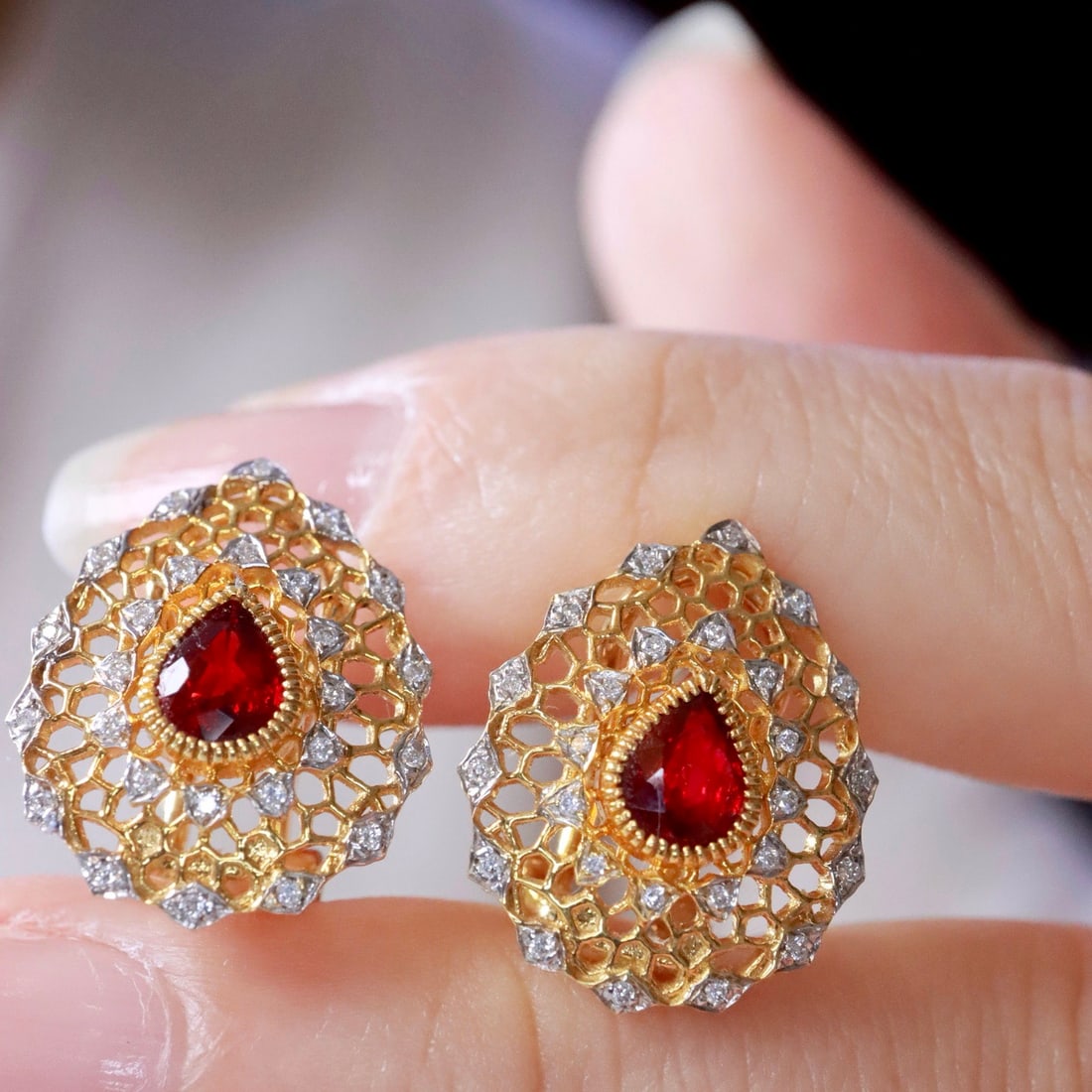 14k Gold 0.98 Ctw Vivid Red Natural Ruby & Diamond Earrings - 2
