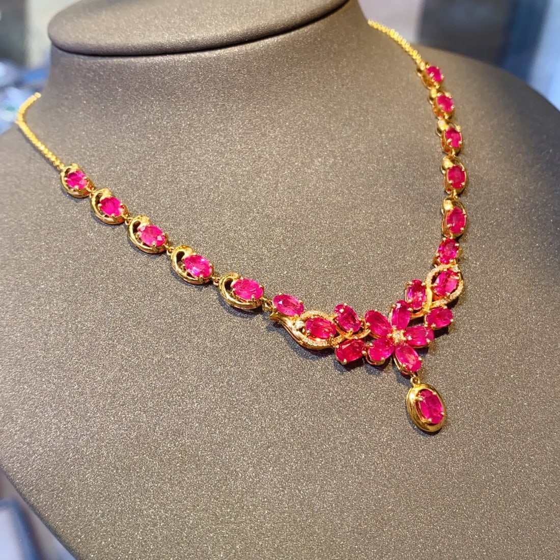 14k Gold 7.88 Ct Natural Ruby & Diamond Necklace - 4