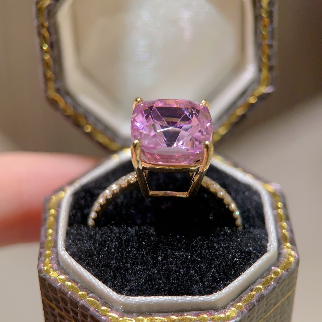 14k Gold 5.26 Ct Natural Kunzite & Diamond Ring - 4