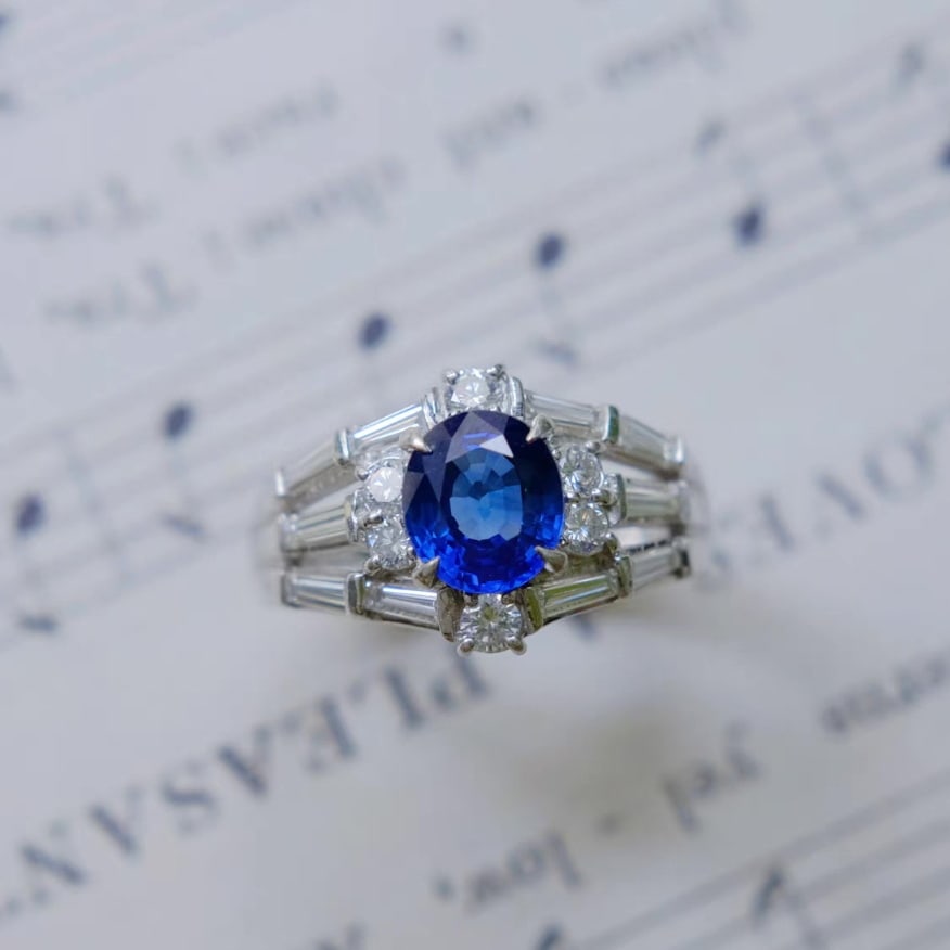 14k Gold 2.37 Ctw Natural Sapphire & Diamond Ring: Ref:230967015 // gold content:14k gold // ring size:7. 25us // // main gemstone:sapphire // shape:oval // carat weight:1. 53ct // color:blue // treatment:natural // // adjacent gemstone 2 : diamond