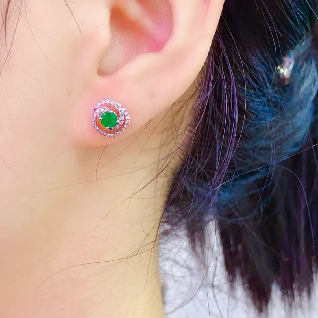 14k Gold 0.7 Ct Natural Emerald & Diamond Earrings - 2