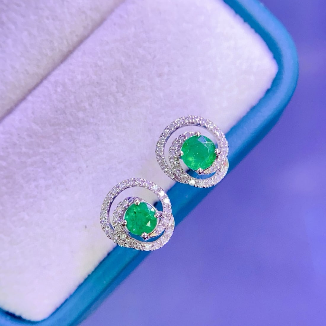 14k Gold 0.7 Ct Natural Emerald & Diamond Earrings - 5