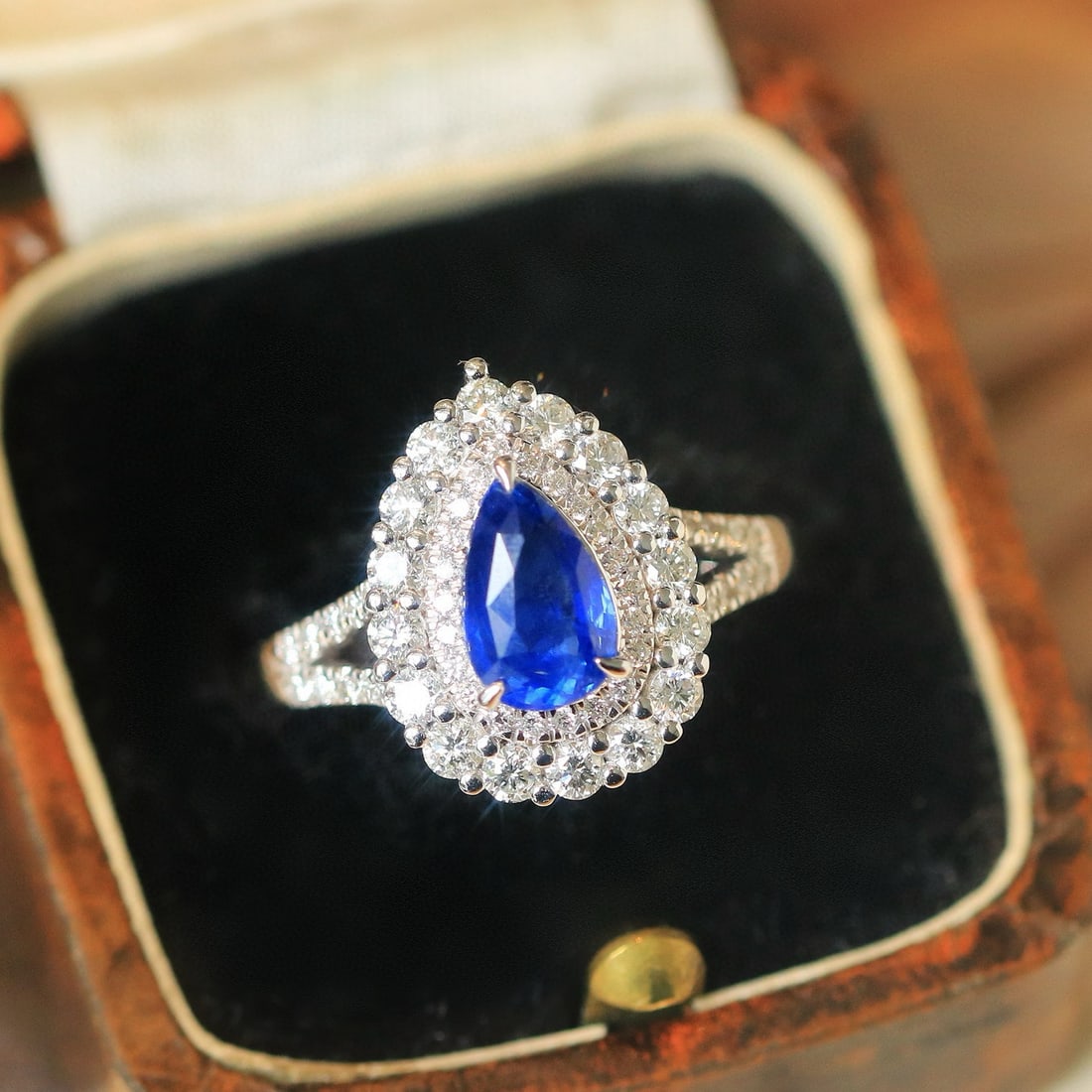 14k Gold 2.42 Ctw Natural Sapphire & Diamond Ring: Ref:230967239 // gold content:14k gold // ring size:7. 25us // // main gemstone:sapphire // shape:pear // carat weight:1. 53ct // color:blue // treatment:natural // // adjacent gemstone 2 : diamond