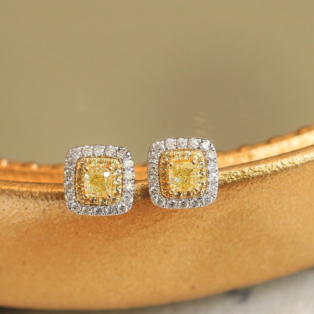 14k Gold 0.42 Ctw Natural Yellow Diamond & Sapphire Earrings - 5