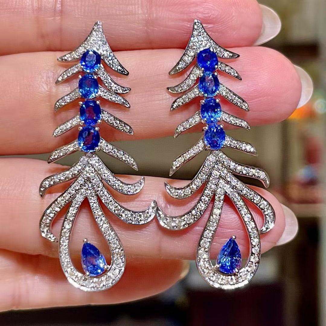 14k Gold 5.25 Ctw Natural Sapphire & Diamond Earrings: Ref:230968014 // gold content:14k gold // main gemstone:sapphire // shape:multiply // carat weight:3. 88ct // color:blue // treatment:natural // // adjacent gemstone 2 : diamond // shape:round // cara