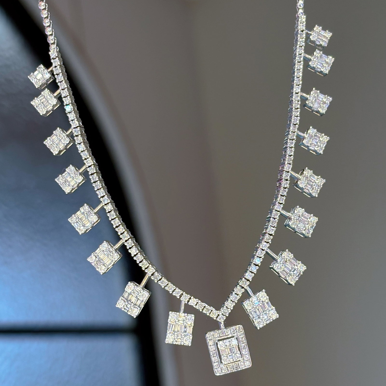 14k Gold 4 Ct Natural H Diamond Necklace: Ref:230968024 // gold content:14k gold // main gemstone:diamond // shape:multiply // carat weight:4ct // clarity grade:vs-si // color:h // treatment:natural // Condition: New Low Estimate: 15000.00 Hi