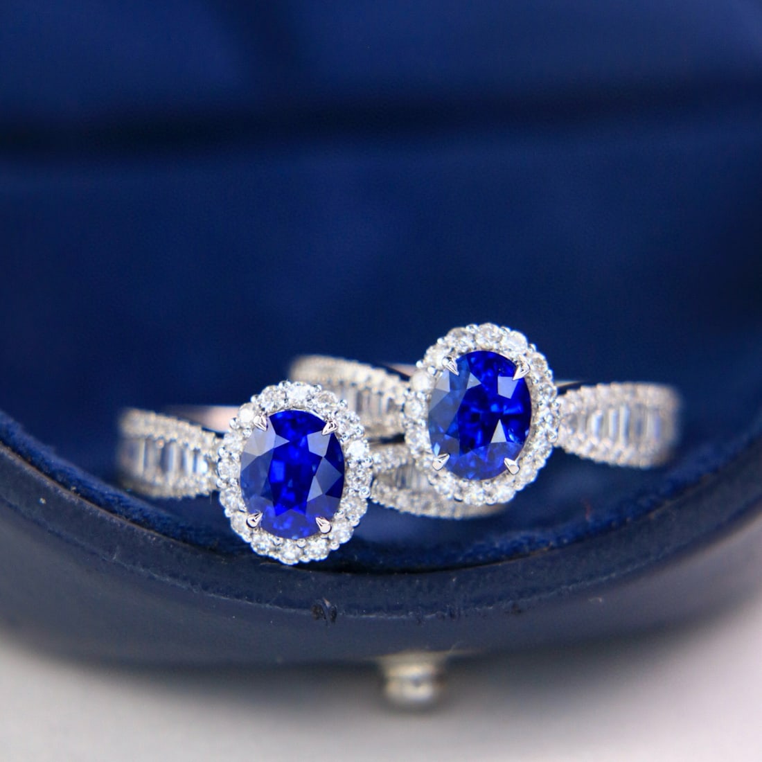14k Gold 1.73 Ctw Natural Sapphire & Diamond Ring: Ref:230968054 // gold content:14k gold // ring size:7. 25us // // main gemstone:sapphire // shape:oval // carat weight:1. 03ct // color:royal blue // treatment:natural // // adjacent gemstone 2 :